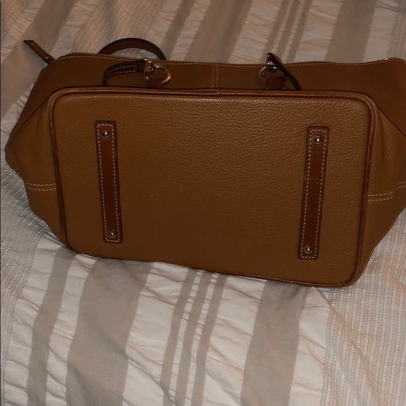 Xl Dooney and Bourke Tote - Picture 7 of 7